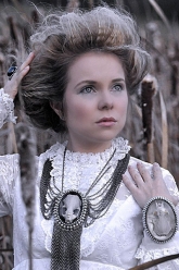 Pearls Of Winter - Margery Necklace & Sansa Cuff